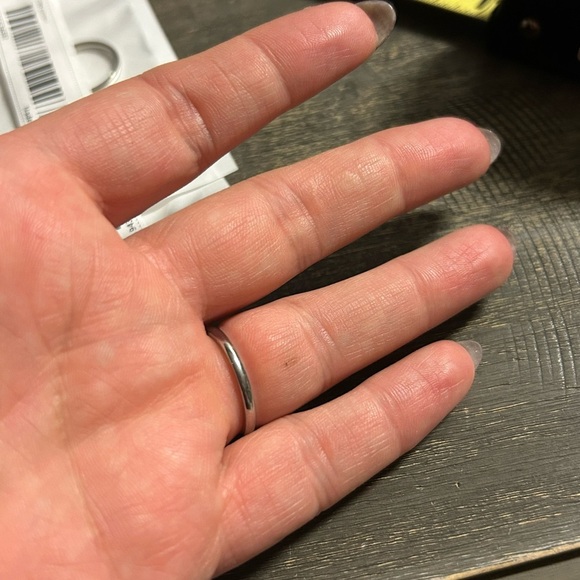 Simple Classic Stainless Gold OR Silver
Band - Picture 3 of 7